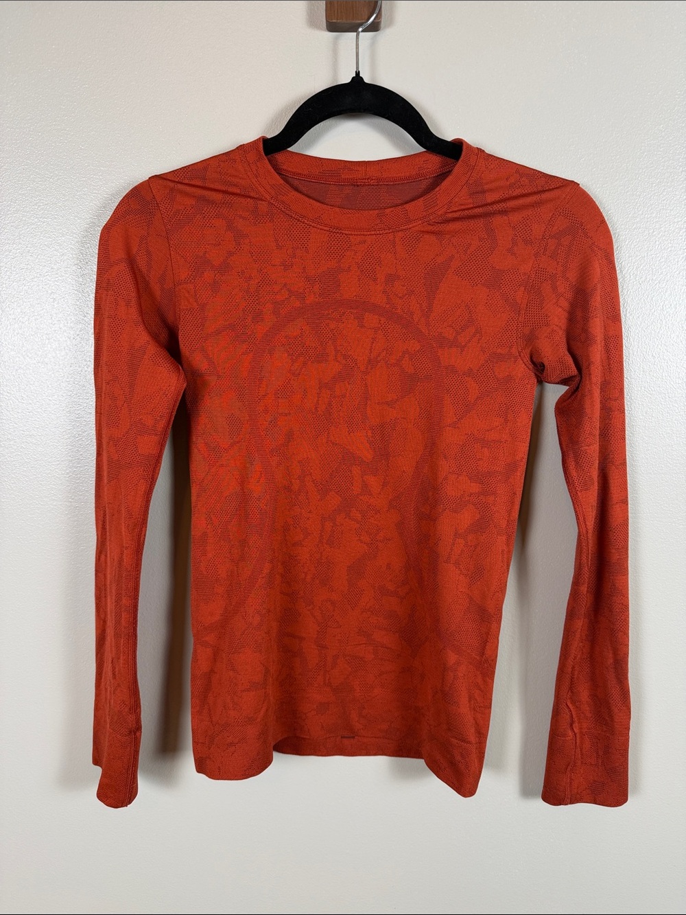 Lululemon Swiftly Long-Sleeve Crew Neck Top